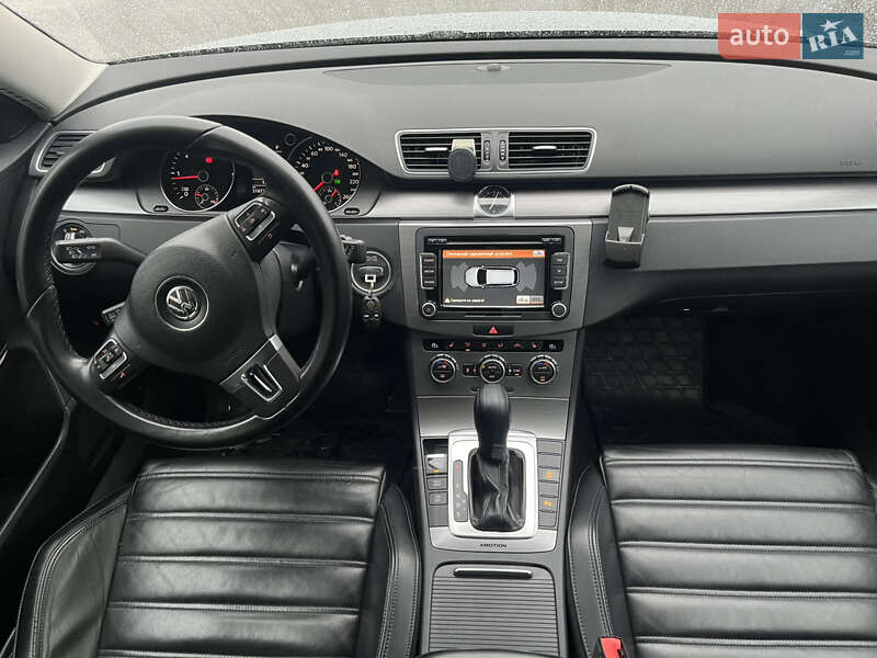 Універсал Volkswagen Passat 2013 в Києві