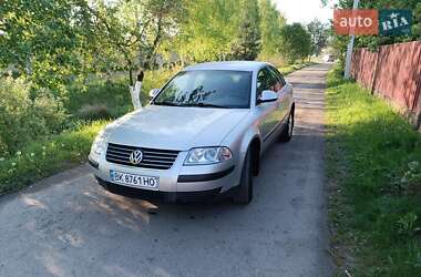 Седан Volkswagen Passat 2004 в Костополе