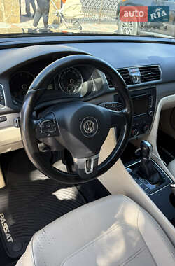 Седан Volkswagen Passat 2015 в 