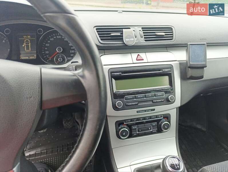 Універсал Volkswagen Passat 2010 в Дрогобичі