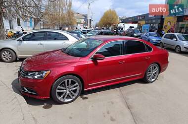 Седан Volkswagen Passat 2015 в Павлограді