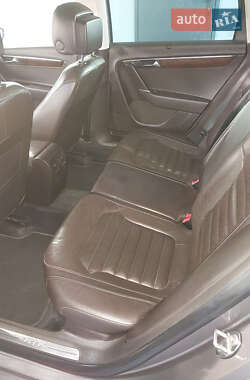 Універсал Volkswagen Passat 2011 в 
