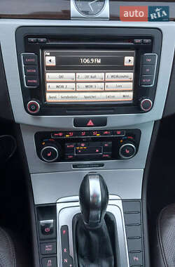 Універсал Volkswagen Passat 2011 в 