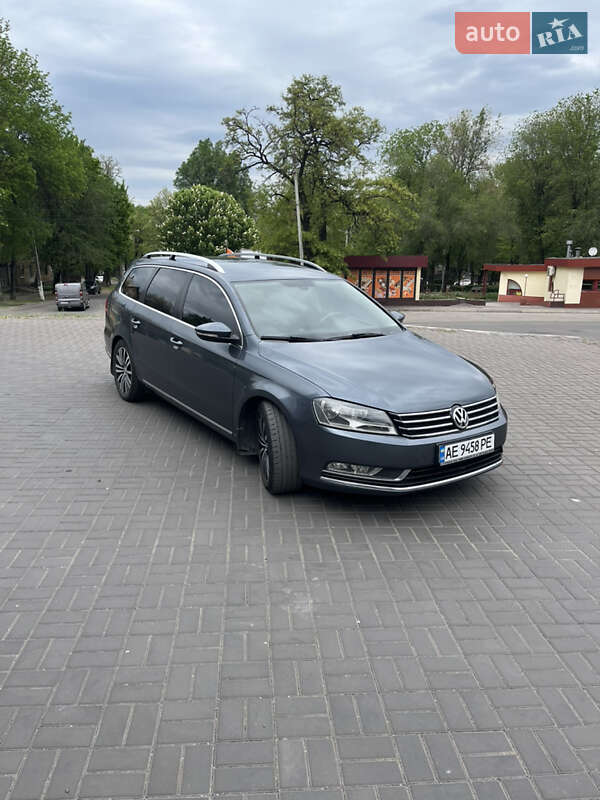 Універсал Volkswagen Passat 2012 в 