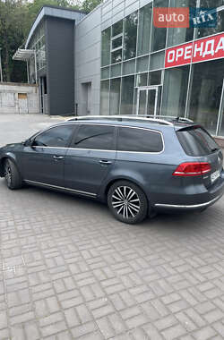 Універсал Volkswagen Passat 2012 в 
