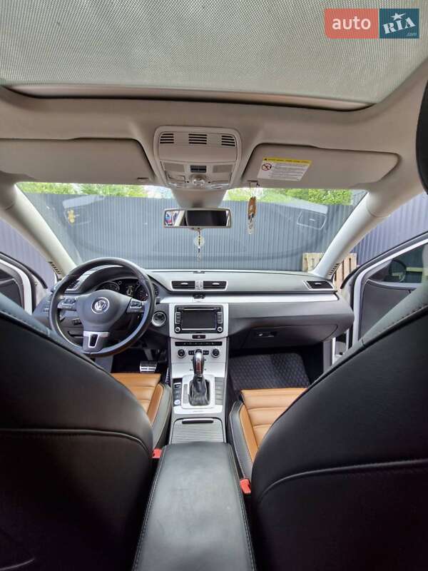 Универсал Volkswagen Passat 2014 в Львове