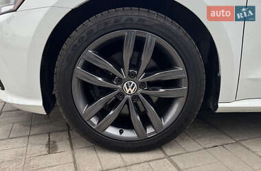 Седан Volkswagen Passat 2018 в 