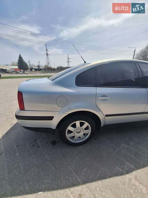 Седан Volkswagen Passat 1999 в Тернополе
