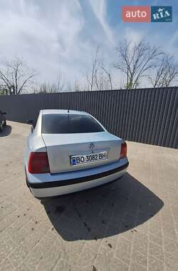 Седан Volkswagen Passat 1999 в 