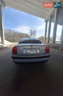 Седан Volkswagen Passat 1999 в 