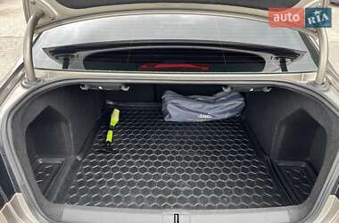 Седан Volkswagen Passat 2013 в 