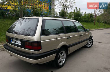 Универсал Volkswagen Passat 1990 в Ровно