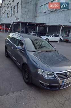 Універсал Volkswagen Passat 2009 в 