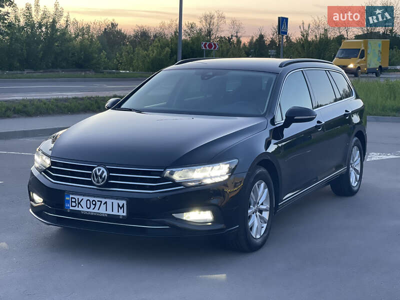 Універсал Volkswagen Passat 2019 в Рівному