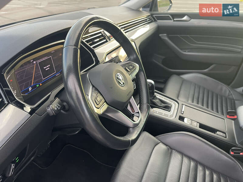 Універсал Volkswagen Passat 2019 в Рівному