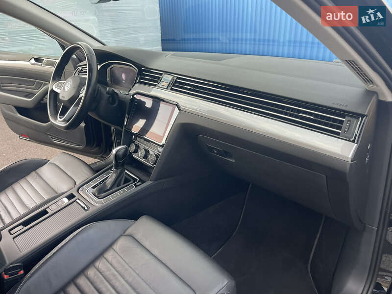 Універсал Volkswagen Passat 2019 в Рівному
