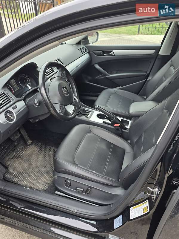 Седан Volkswagen Passat 2013 в Ирпене