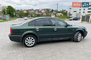 Седан Volkswagen Passat 1999 в 