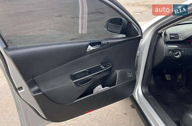 Універсал Volkswagen Passat 2006 в 