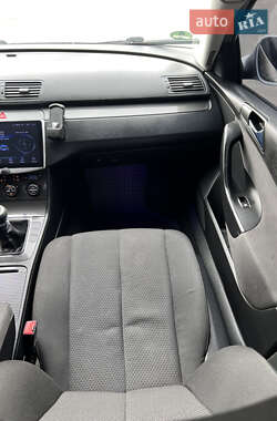 Універсал Volkswagen Passat 2006 в 