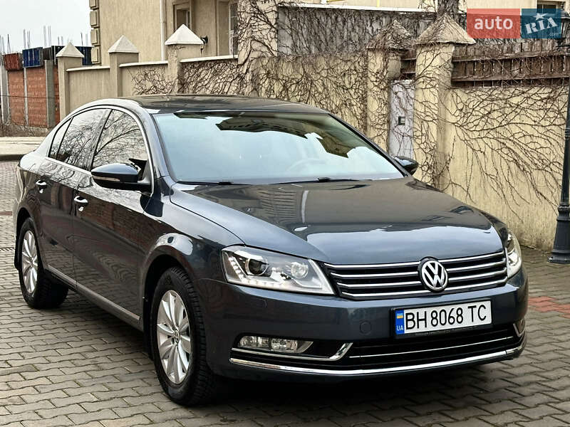 Седан Volkswagen Passat 2012 в Одесі