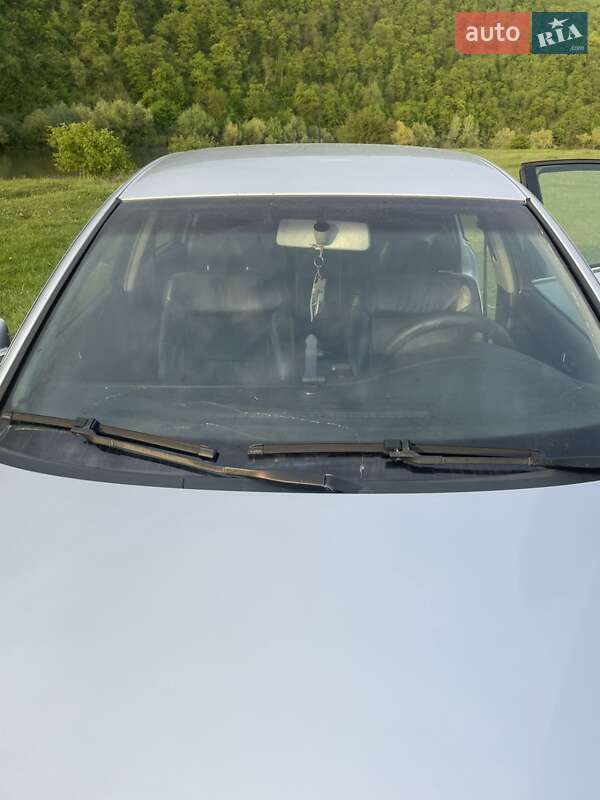 Седан Volkswagen Passat 2002 в Ивано-Франковске