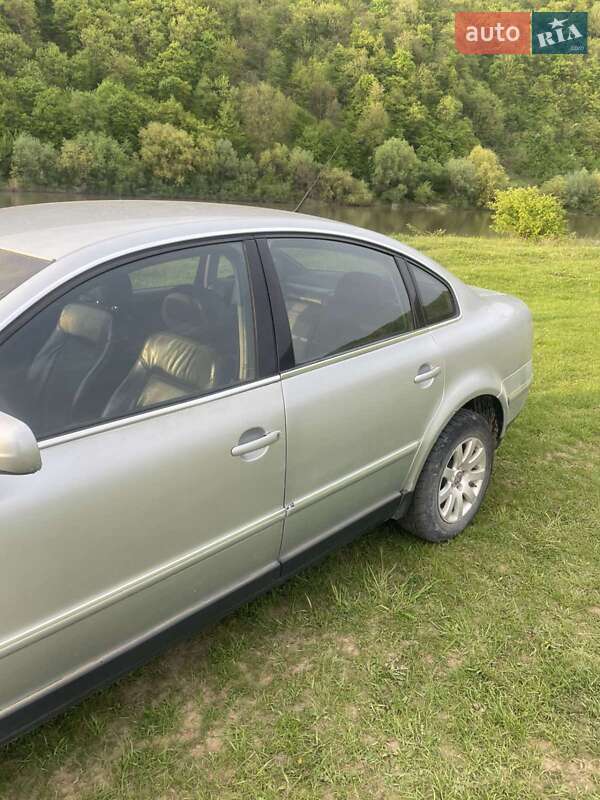 Седан Volkswagen Passat 2002 в Ивано-Франковске