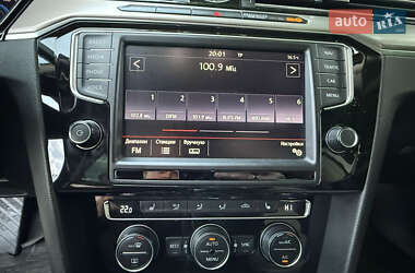 Седан Volkswagen Passat 2014 в 