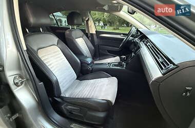 Седан Volkswagen Passat 2014 в 