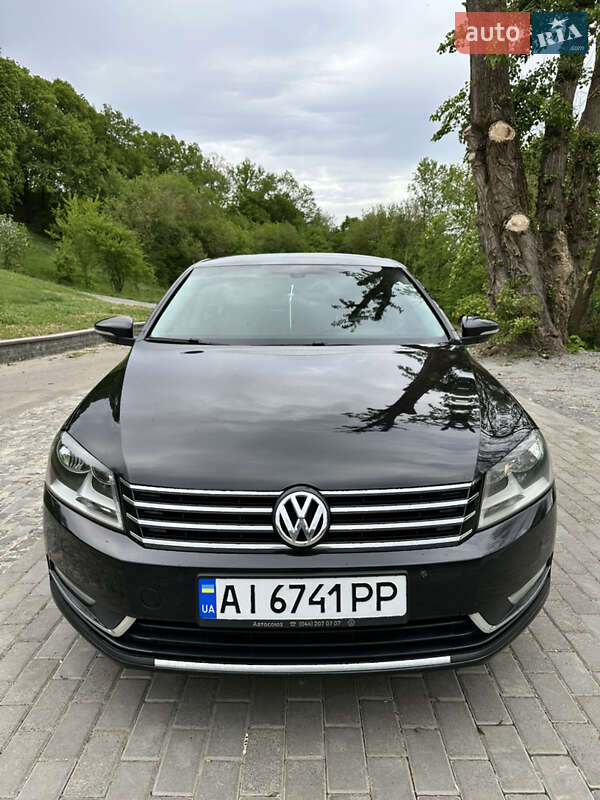 Седан Volkswagen Passat 2011 в Липовій Долині