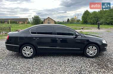 Седан Volkswagen Passat 2005 в Золочеве