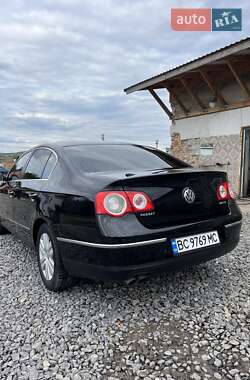 Седан Volkswagen Passat 2005 в Золочеве