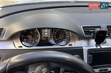 Седан Volkswagen Passat 2013 в Києві