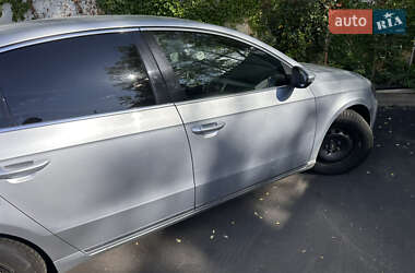 Седан Volkswagen Passat 2013 в 