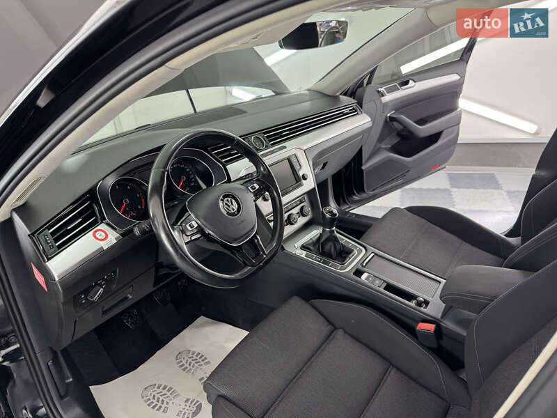 Універсал Volkswagen Passat 2015 в Трускавці