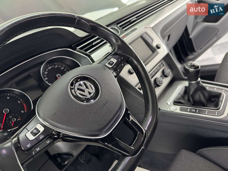 Універсал Volkswagen Passat 2015 в Трускавці
