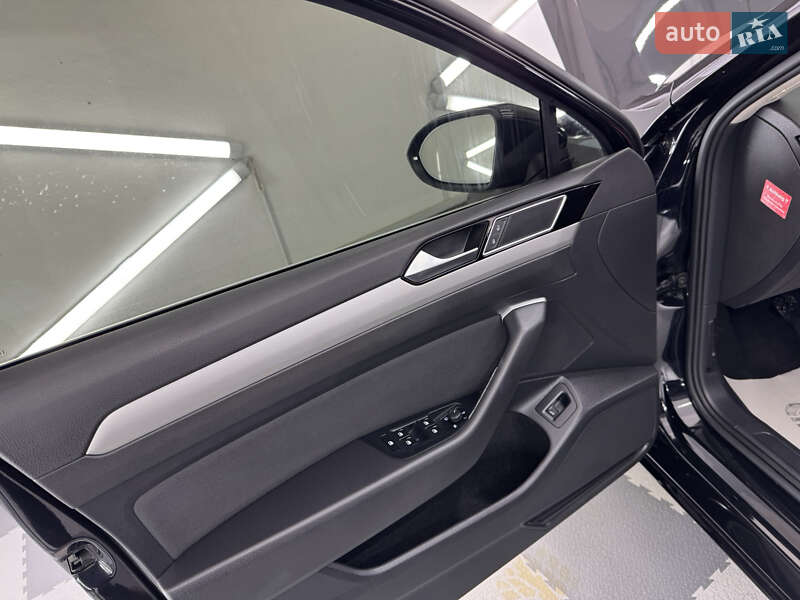 Універсал Volkswagen Passat 2015 в Трускавці