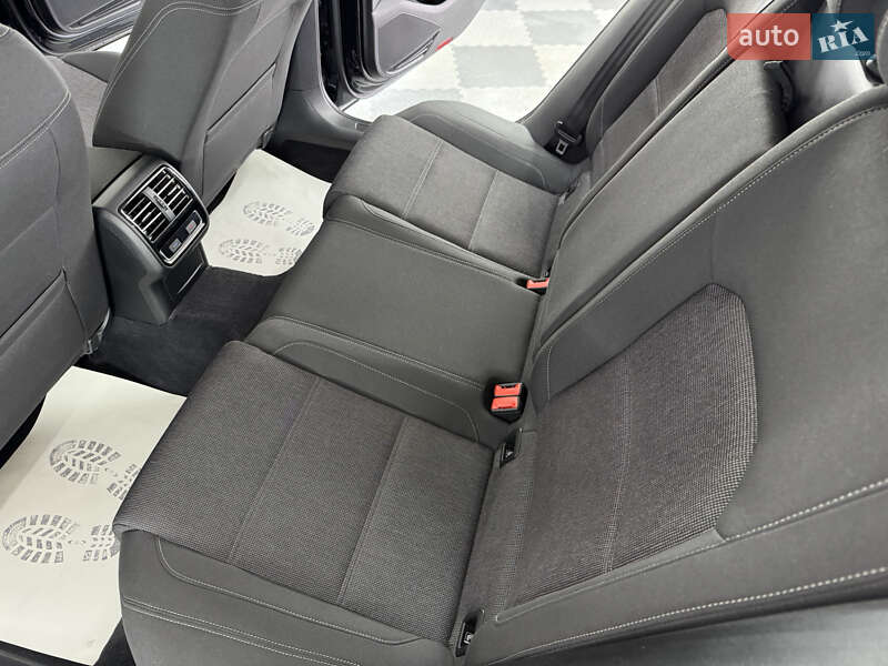 Універсал Volkswagen Passat 2015 в Трускавці