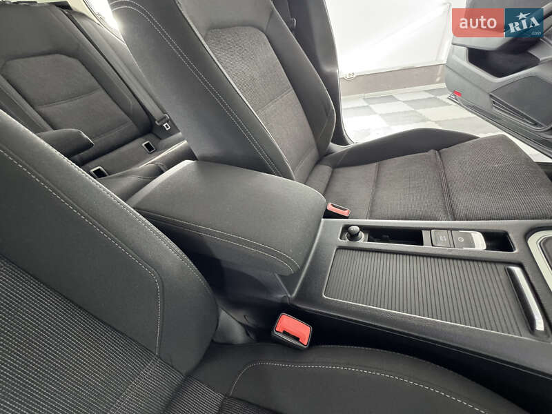 Універсал Volkswagen Passat 2015 в Трускавці