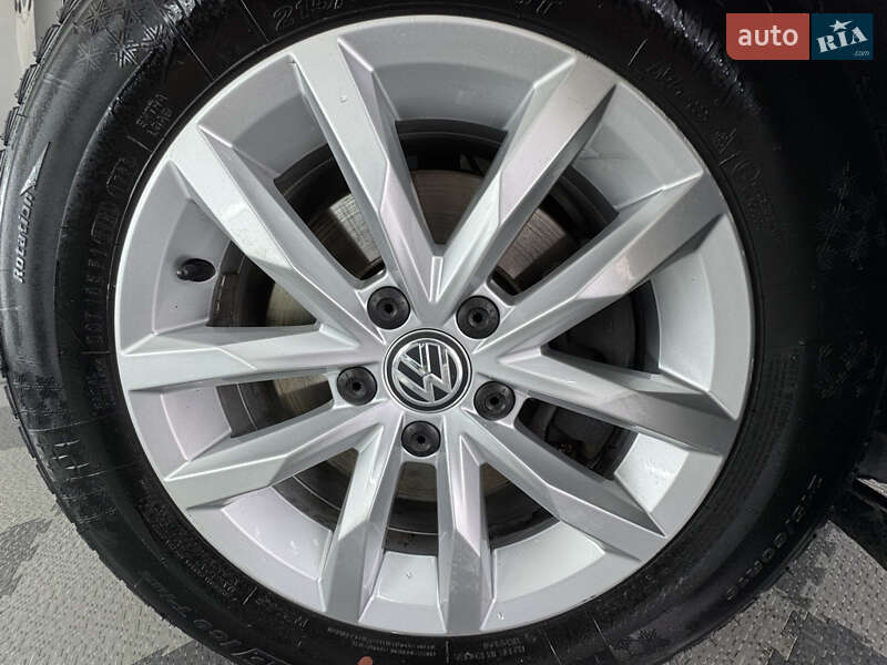 Універсал Volkswagen Passat 2015 в Трускавці