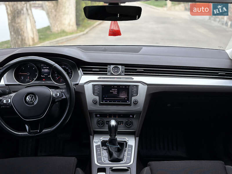 Универсал Volkswagen Passat 2016 в Кропивницком