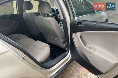 Седан Volkswagen Passat 2006 в Києві