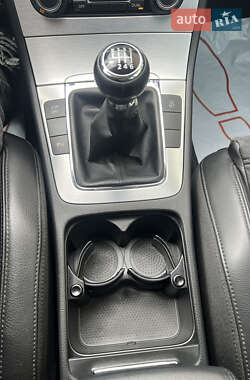 Універсал Volkswagen Passat 2010 в 