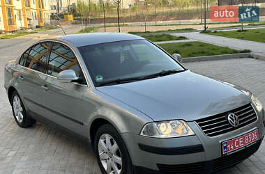 Седан Volkswagen Passat 2004 в Виннице