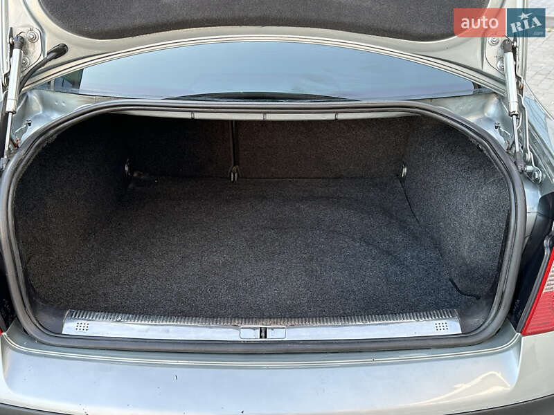 Седан Volkswagen Passat 2004 в Вінниці