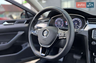 Седан Volkswagen Passat 2016 в 