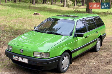 Універсал Volkswagen Passat 1990 в 