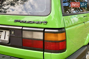 Універсал Volkswagen Passat 1990 в 