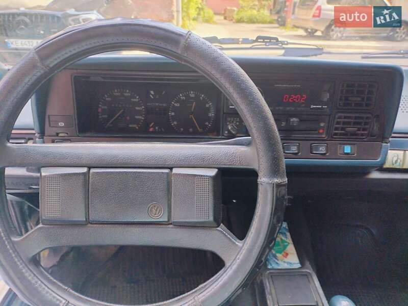 Універсал Volkswagen Passat 1988 в Дніпрі