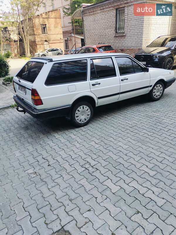 Універсал Volkswagen Passat 1988 в Дніпрі